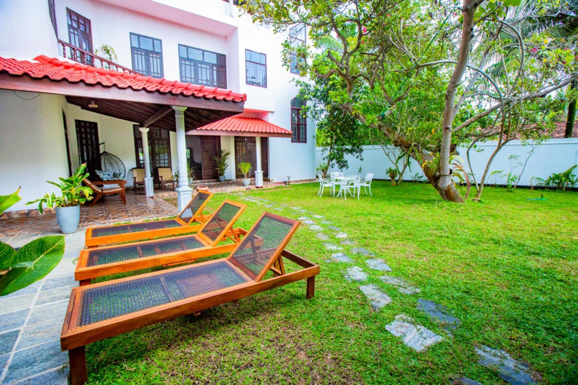 Nibbana Mirissa Hotel Exteriör bild